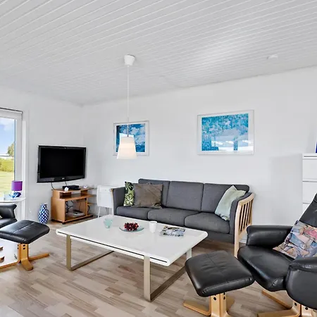 בית נופש 3 Bedroom Cozy In *